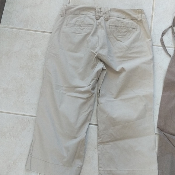 NWOT Gap size 8 khaki and brown Capris - Picture 4 of 8